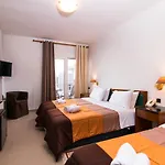 Aigli Hotell Peraía