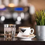 酒店 Aigli