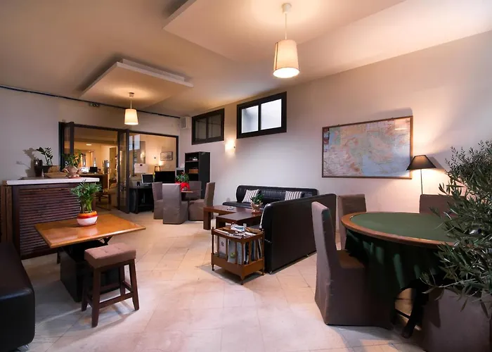 酒店 Aigli Peraía