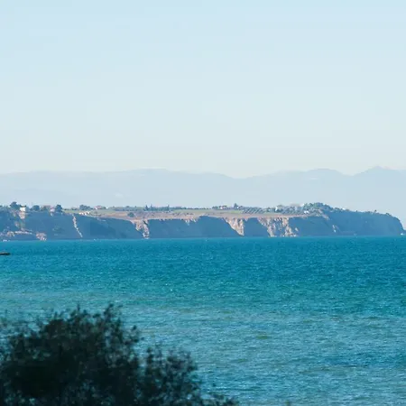 Aigli Peraía