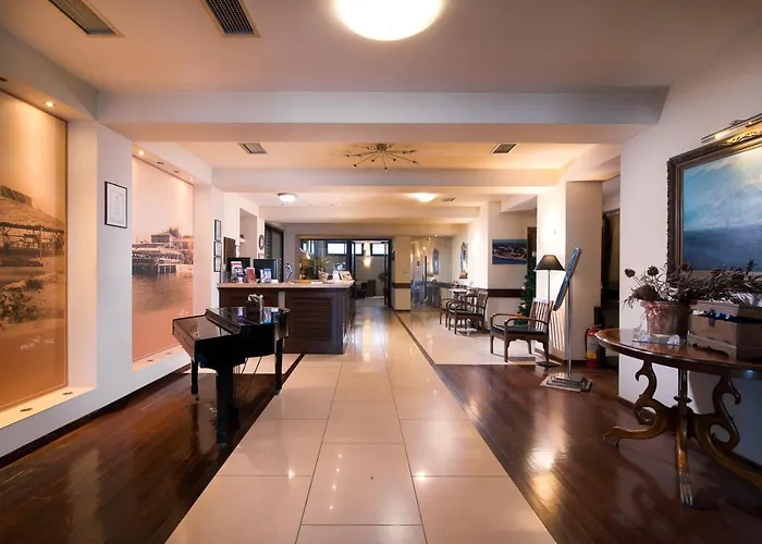 Aigli Hotel Peraía